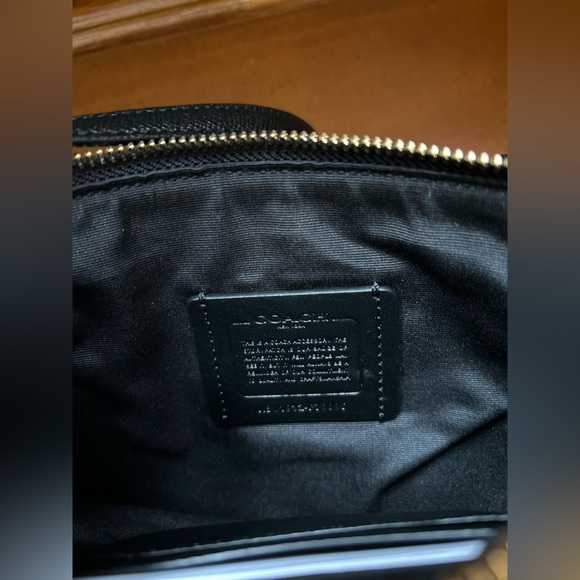 Coach Gallery Pouch - Picture 7 of 10